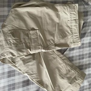 Women’s under armour tactical/cargo pants size 12